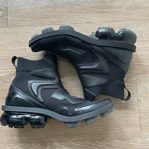 NIKE Air Vapor-Max Light 2 triple black
